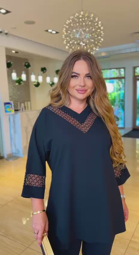 Комплект от блуза и панталон с мрежa