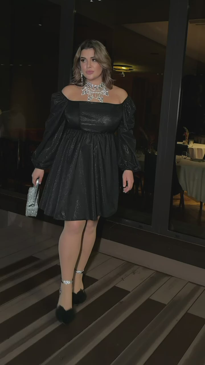 Къса блестяща рокля