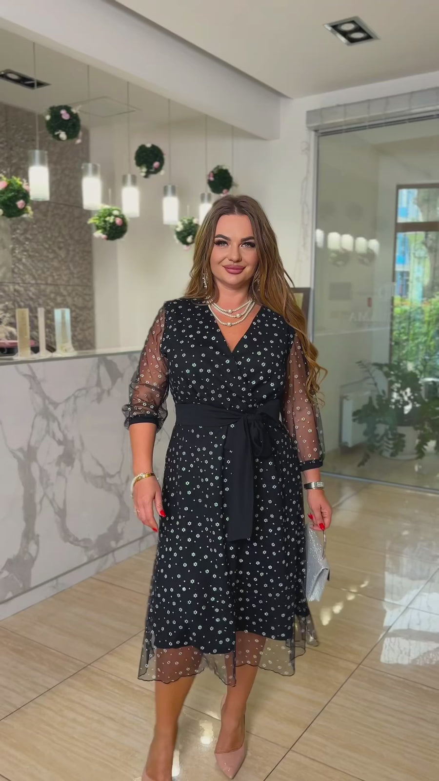 Вечерна рокля с блестяща мрежа
