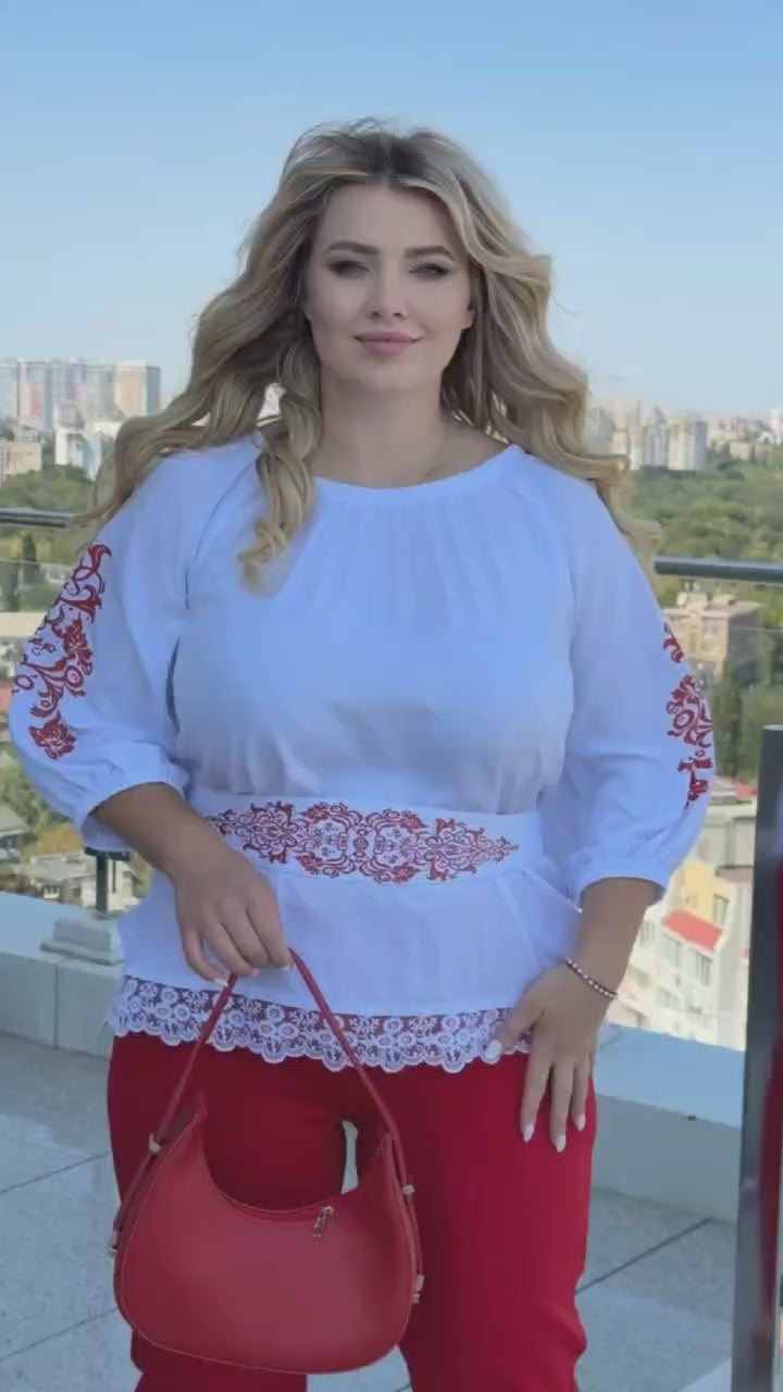 Комплект с апликация на ръкава