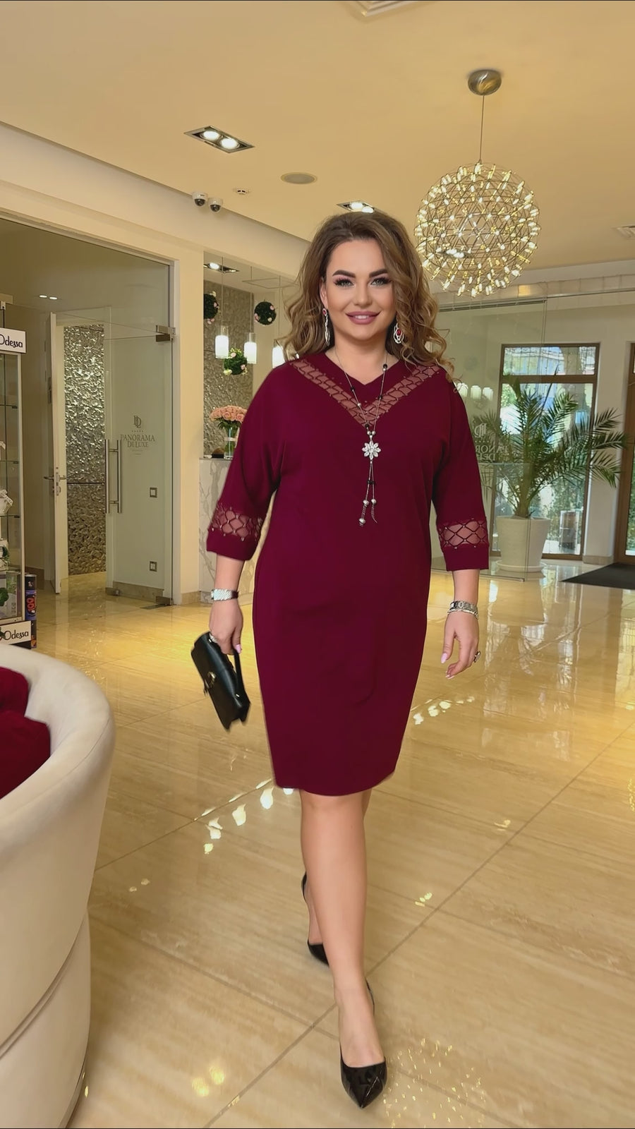 Рокля в права кройка с мрежа