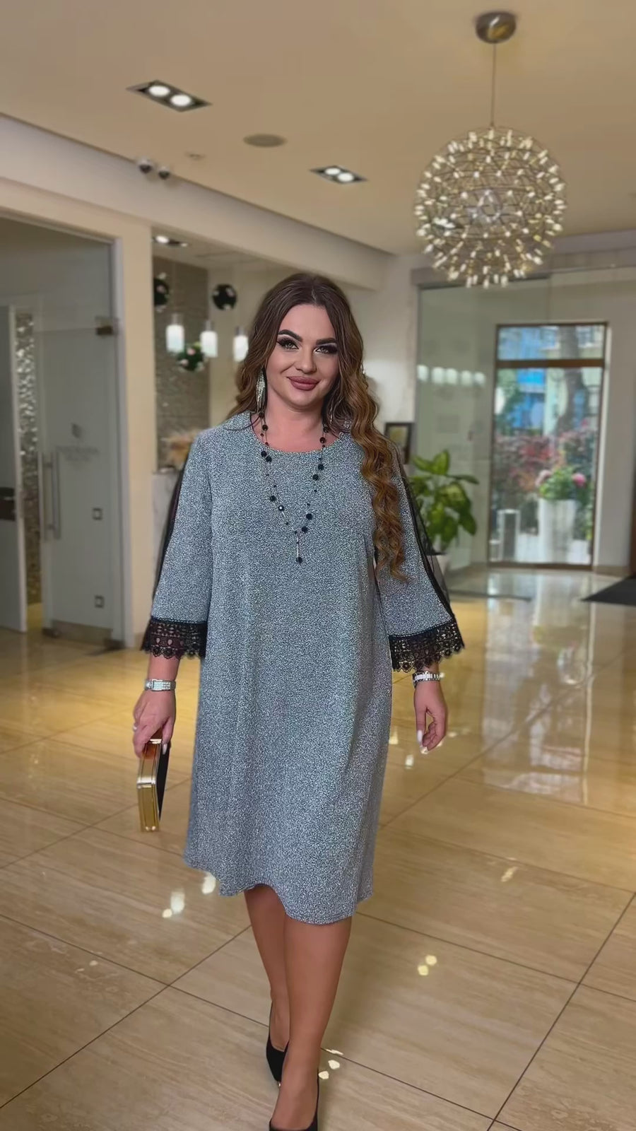 Рокля с лурекс в свободна кройка